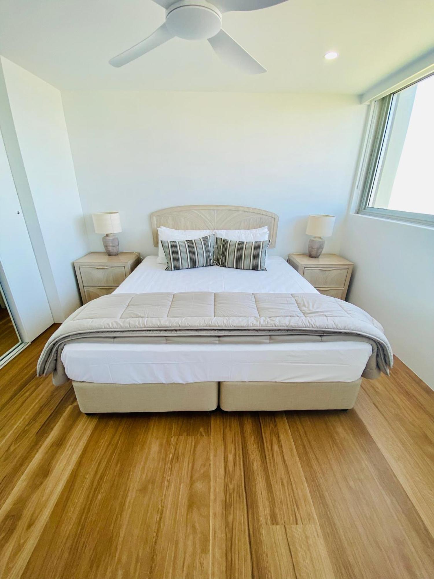 One The Esplanade Apartments On Surfers Paradise Gold Coast Buitenkant foto
